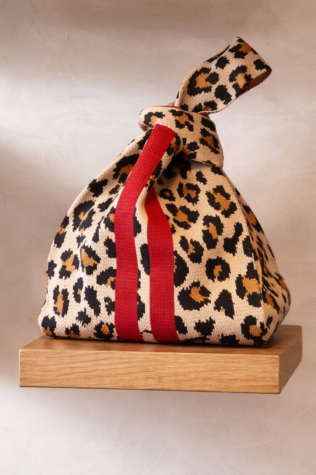 Scarlet Stripe Leopard - Knitted bag: Leopard pattern / Medium